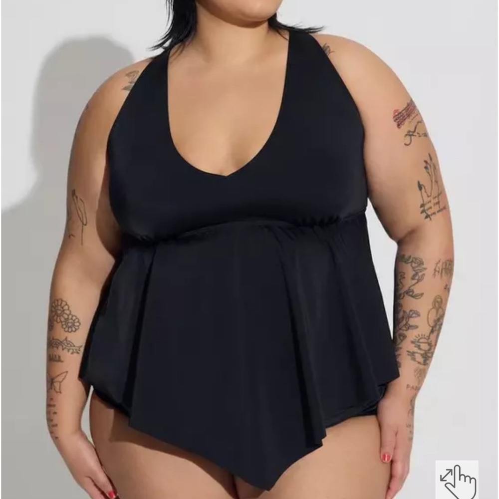 Torrid Wireless V Neck Tankini Swim Top Black Size 1 / 1X